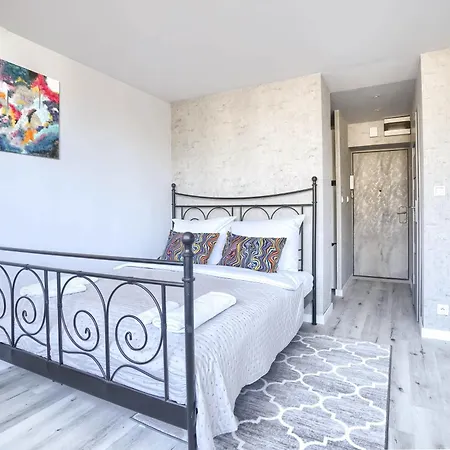 Apartment Corolla - Rynek Starego Miasta - Solidarnosci 71